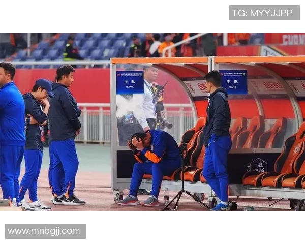 崔康熙面临下课危机球迷反对媒体质疑健康问题缺席发布会 崔康熙面临下课危机球迷反对媒体质疑健康问题缺席发布会